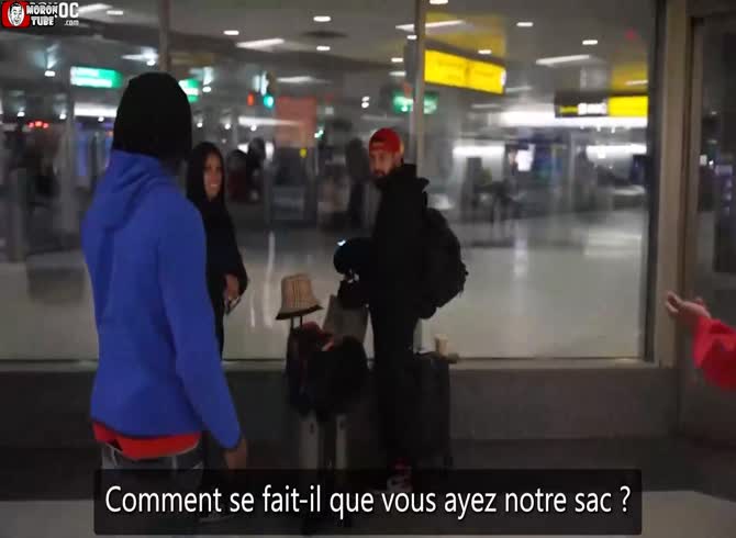 Video :A YouTuber was jailed for using a knife to threaten a couple